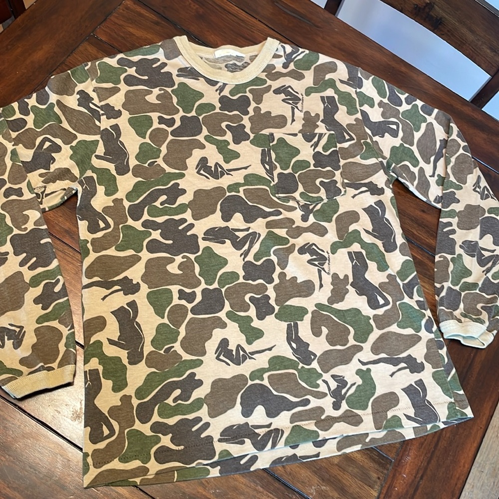 Vintage camouflage camo Tshirt female silhouette